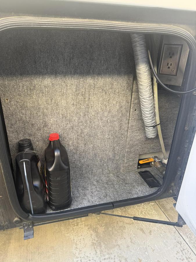 Used 2010 Winnebago Tour 40BD Class A Motorhome