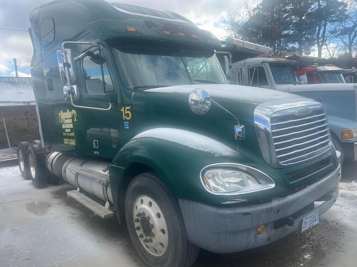Used 2005 Freightliner Cascadia