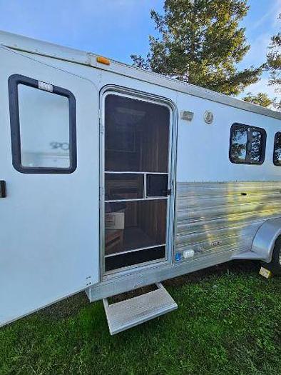 Used 2009 Exiss Sport 2 Horse Trailer with Living Quarters