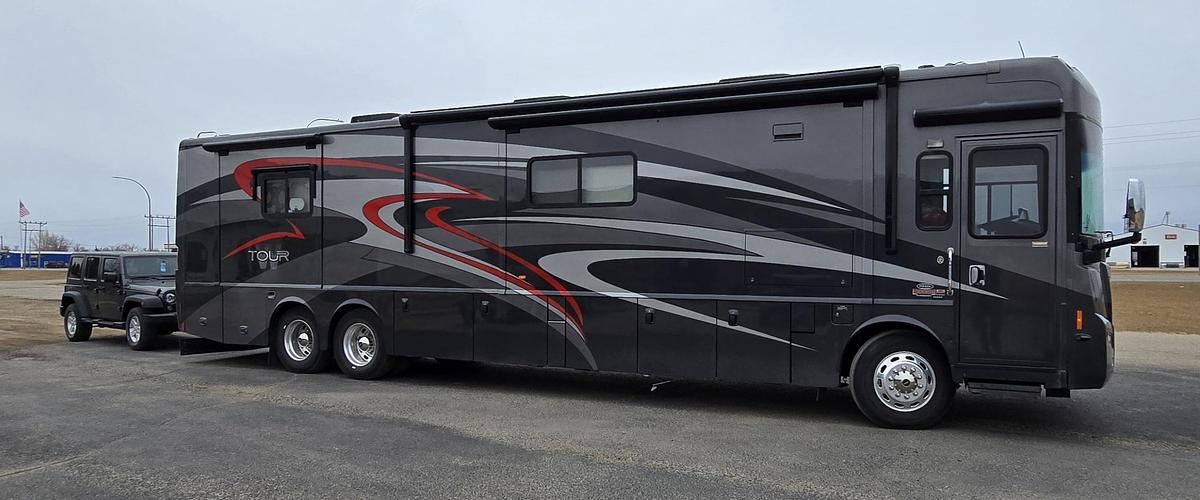 Used 2010 Winnebago Tour 42AD