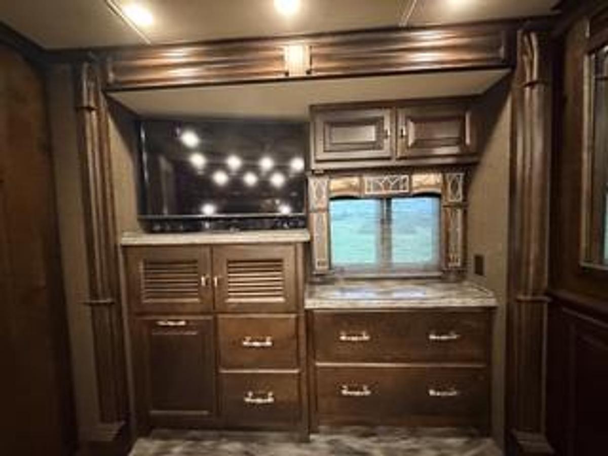 Used 2017 Tiffin Motorhomes Allegro Bus 40SP