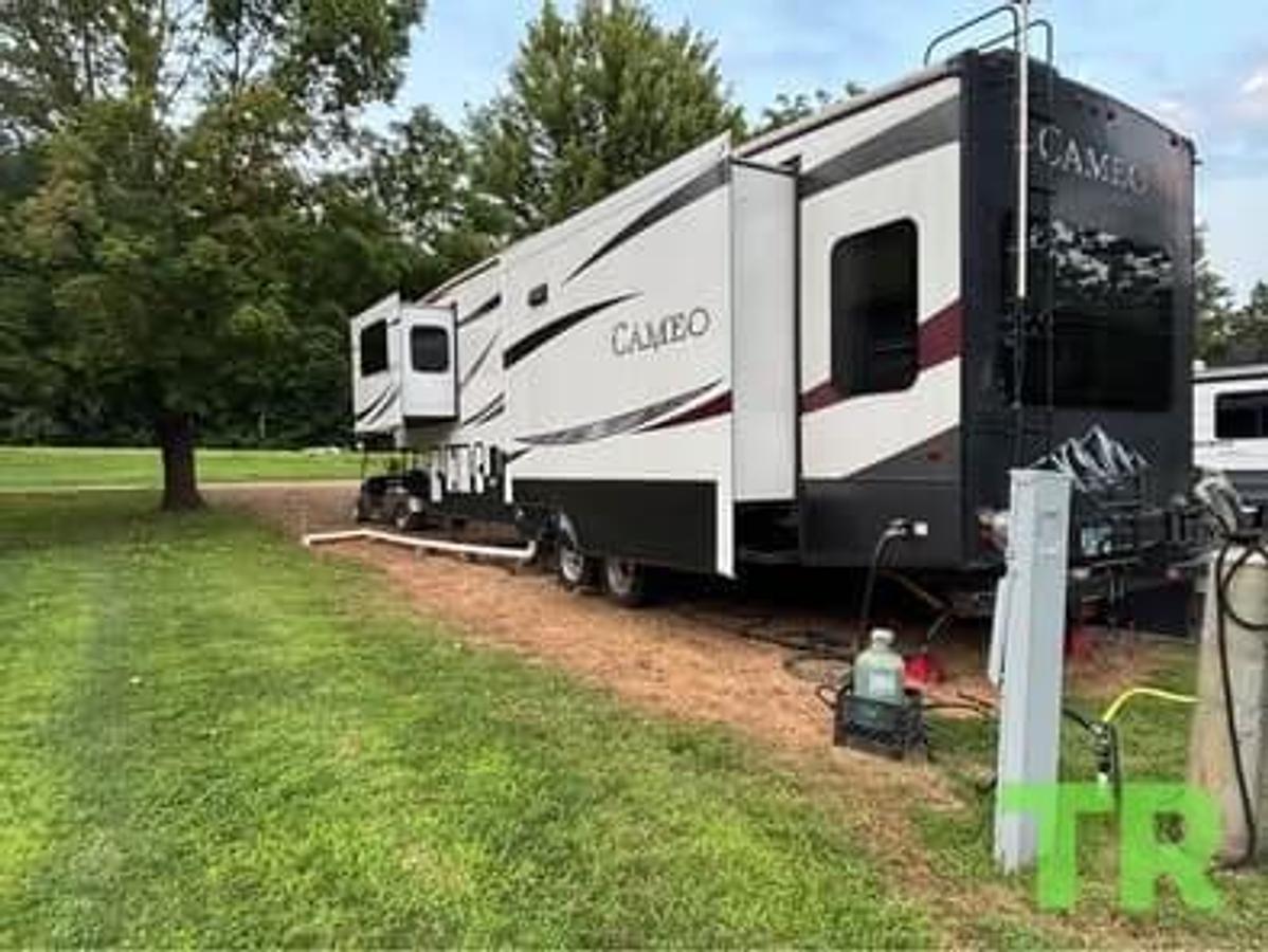 Used 2016 CrossRoads Cameo 34' Fifth Wheel