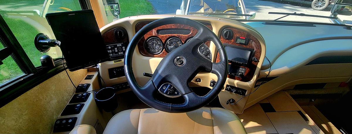 Used 2009 Country Coach Allure 470