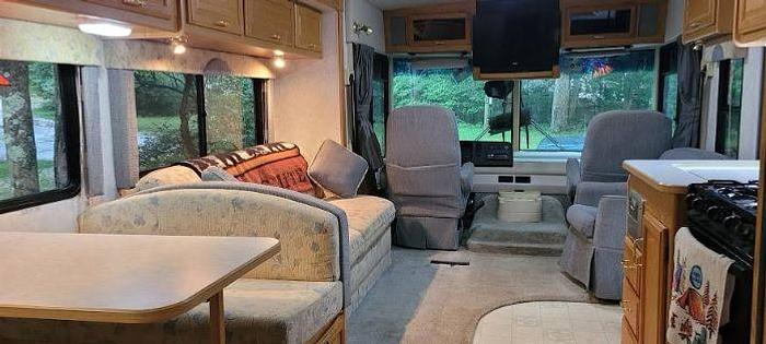 Used 2004 Winnebago SIGHTSEER