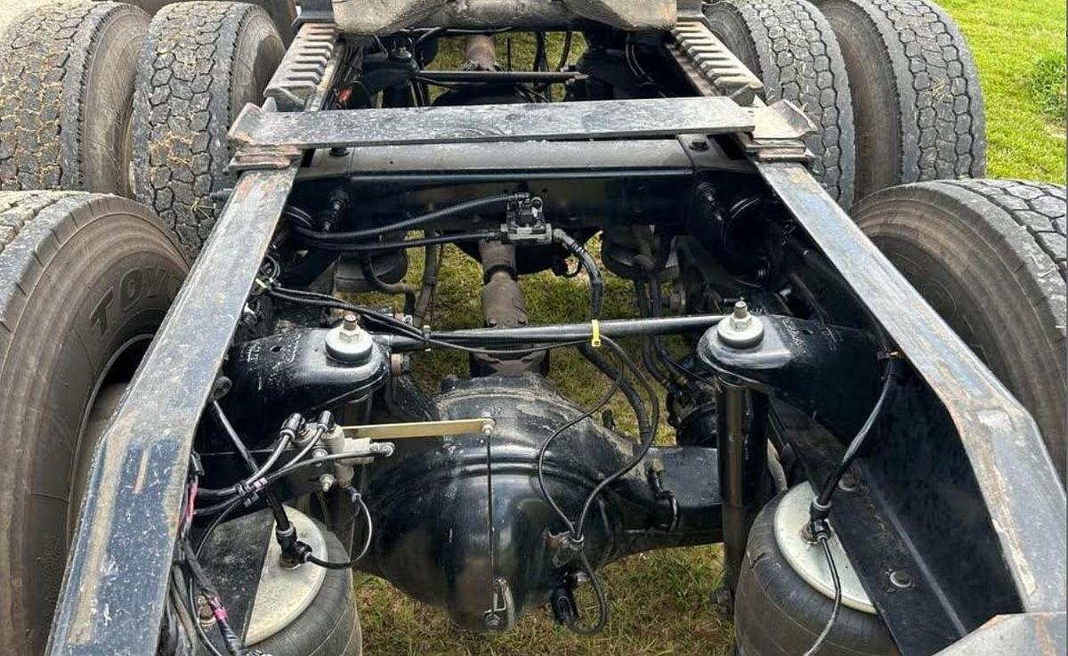 Used 2019 Peterbilt 389 Conventional Sleeper Cab