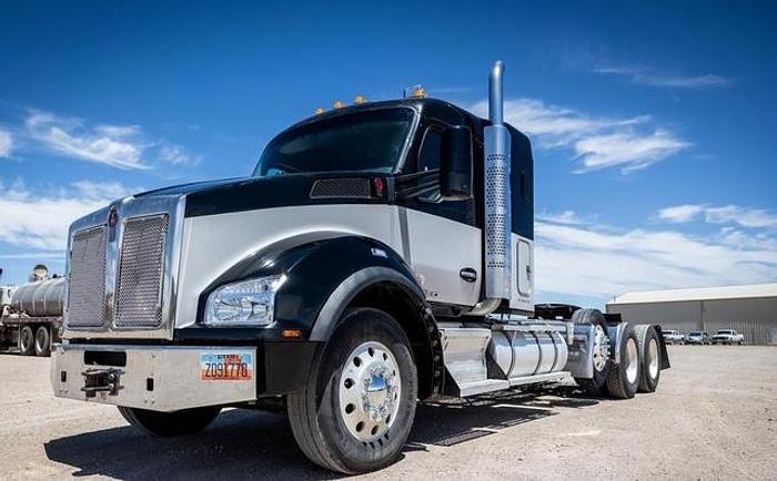 Used 2020 Kenworth T880