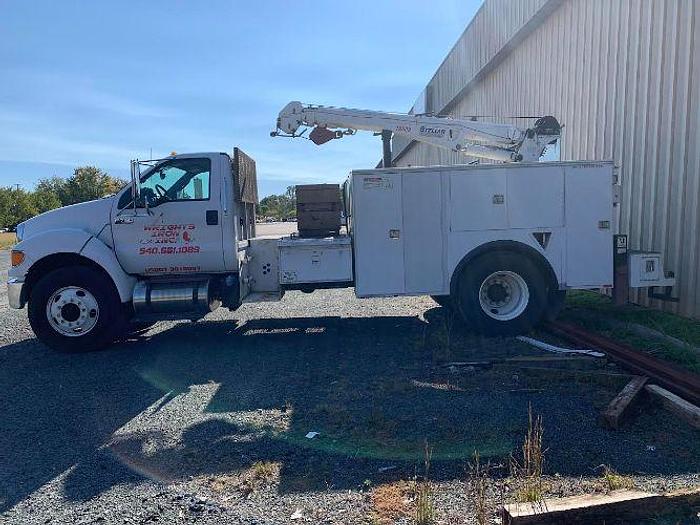 Used 2011 Ford Super Duty F-750 Straight Frame Crane Truck