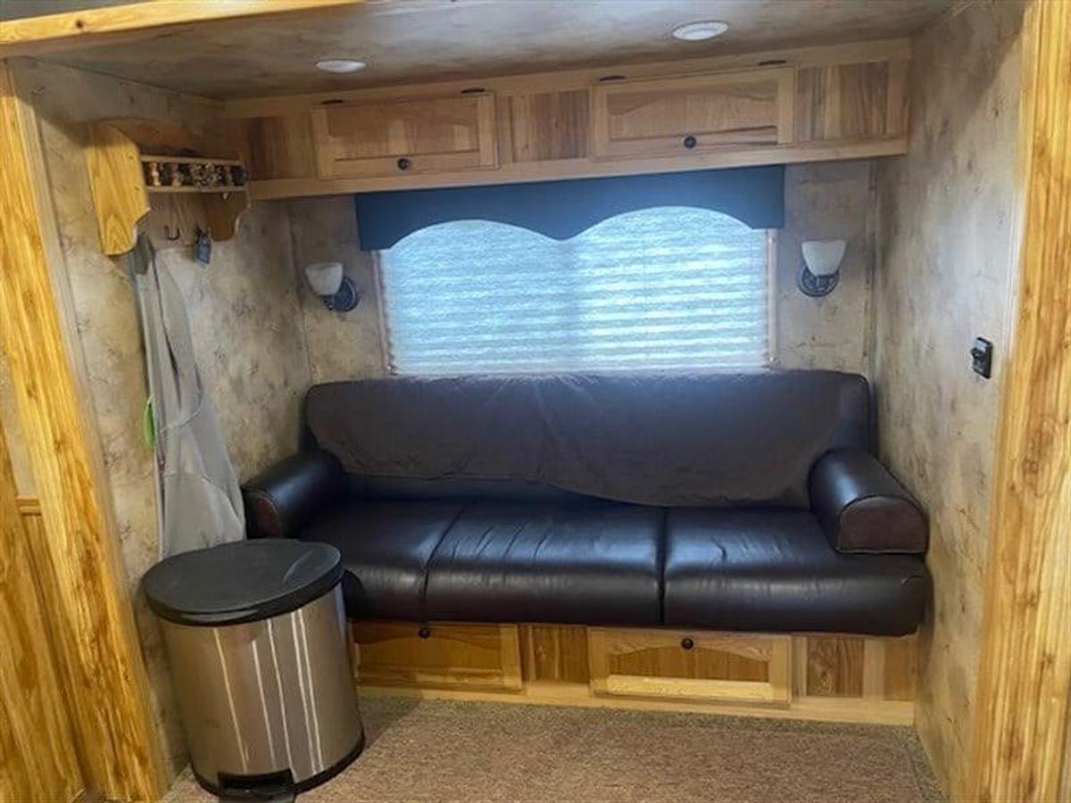 Used 2015 Lakota Charger 3 Horse Trailer with Living Quarters