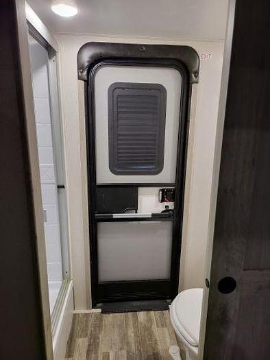 Used 2022 Keystone Avalanche 390 DS