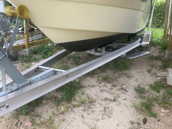 Used 1989 Larson Center Console Powerboat