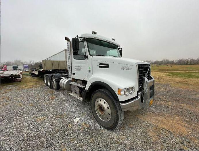 Used 2014 Volvo VHD84F200
