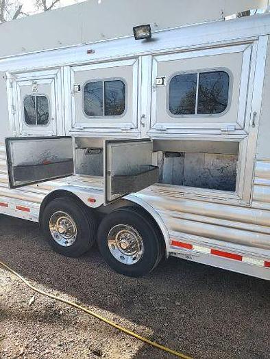 Used 2007 Platinum 3 Horse Trailer with Living Quarters