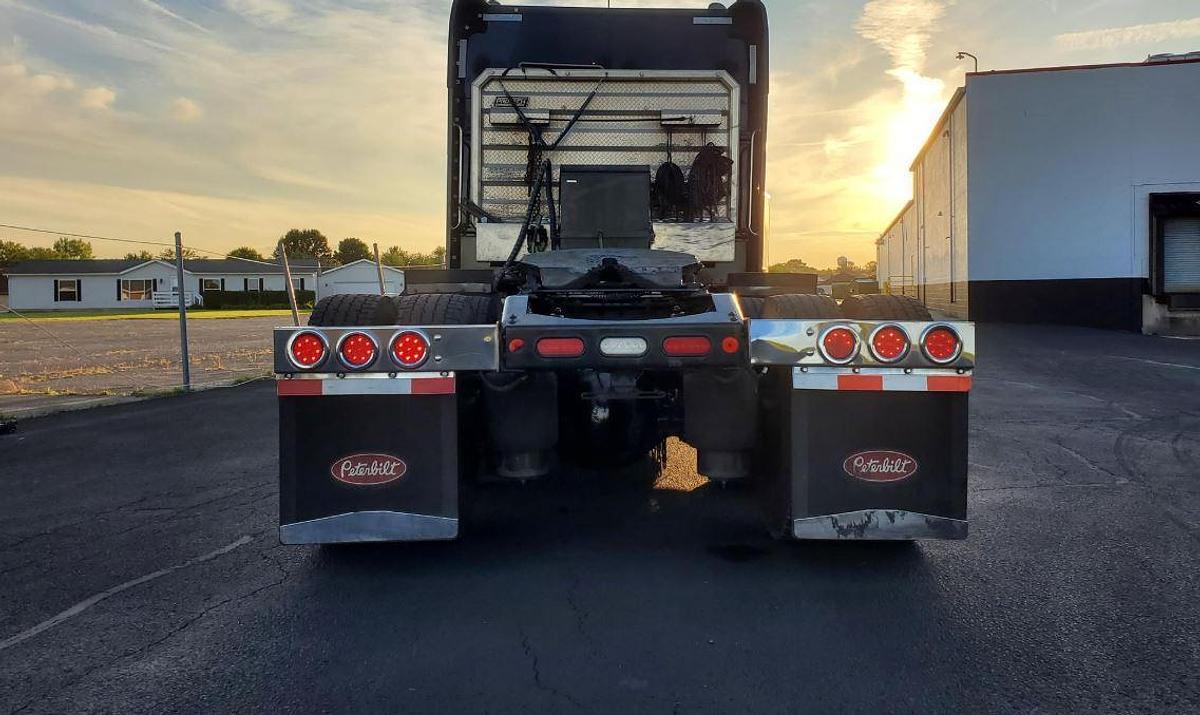Used 2020 Peterbilt 389 Sleeper Semi Truck
