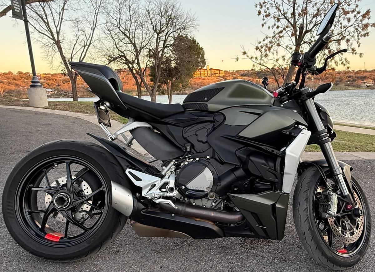 Used 2023 Ducati Streetfighter V2