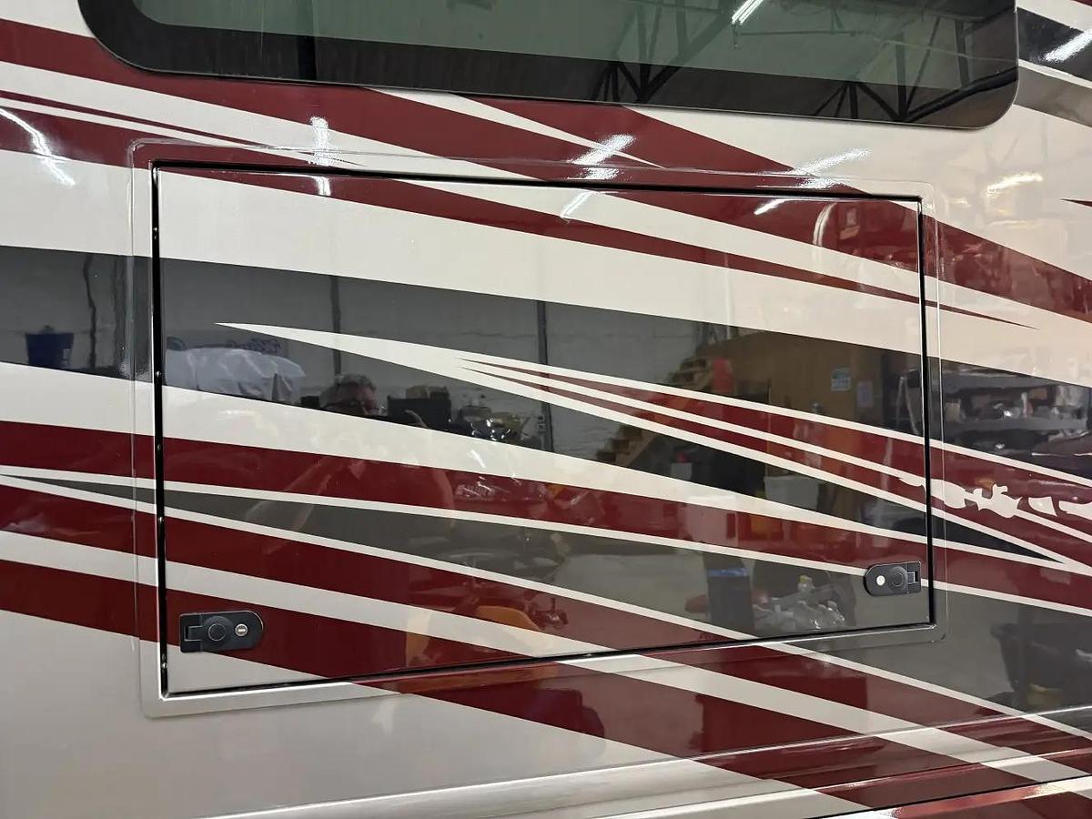 Used 2022 Fleetwood Discovery LXE 44H