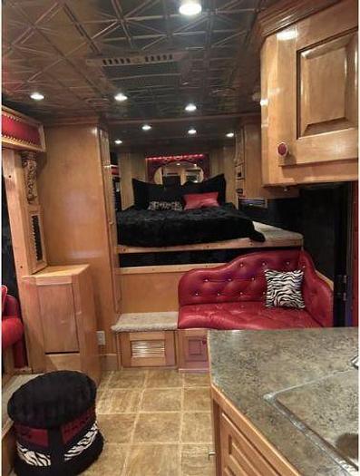 Used 2010 Hart 3 Horse Trailer With Living Quarters