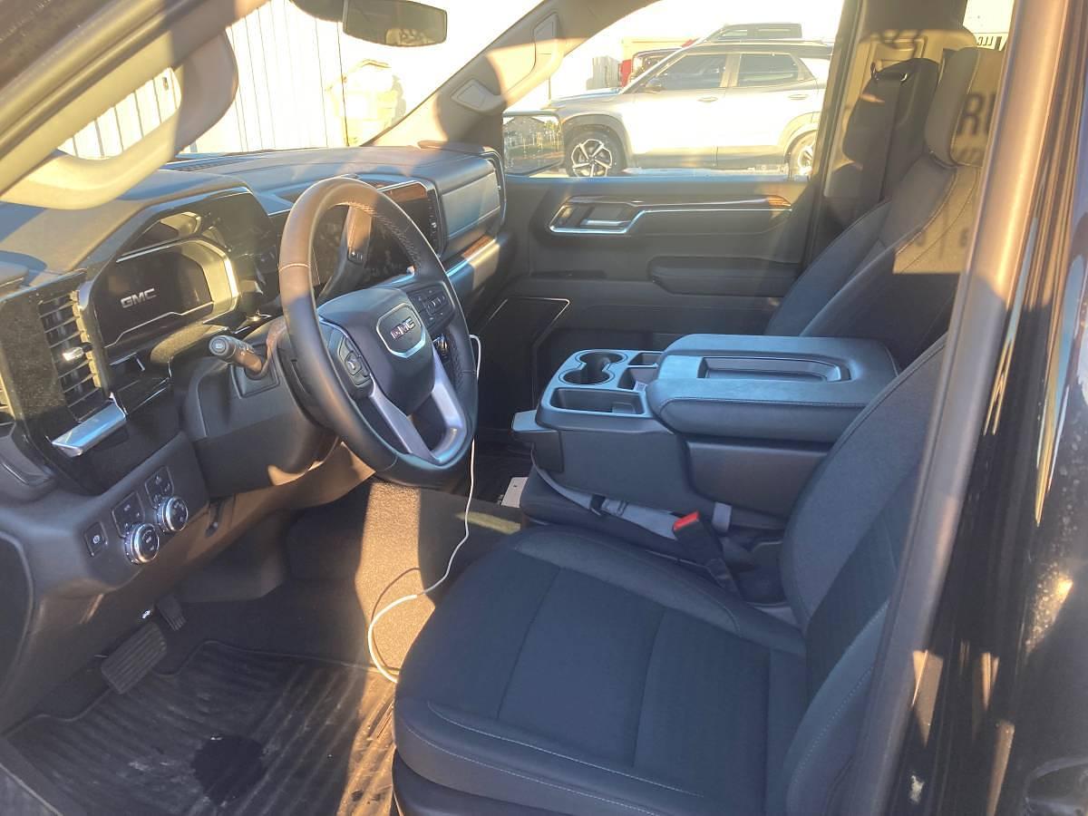 Used 2024 GMC SIERRA 1500 SLE