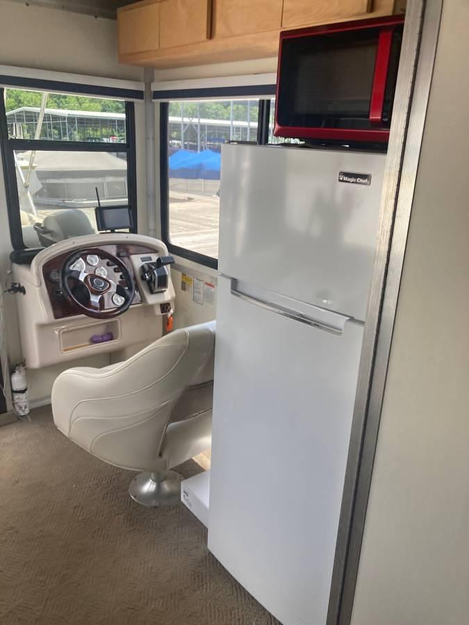 Used 2007 Suntracker Party Cruiser Regency