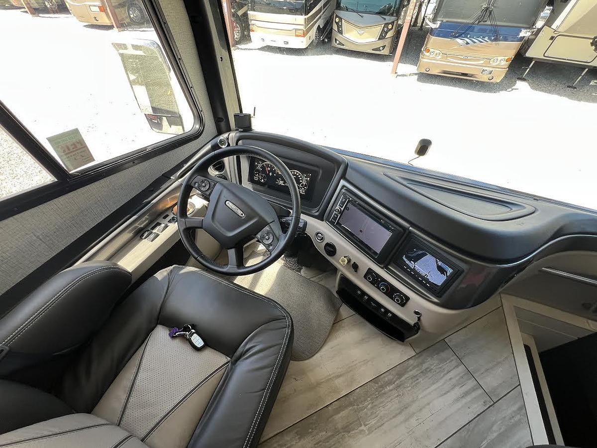 Used 2022 Fleetwood Discovery LXE 40M Class A Motorhome