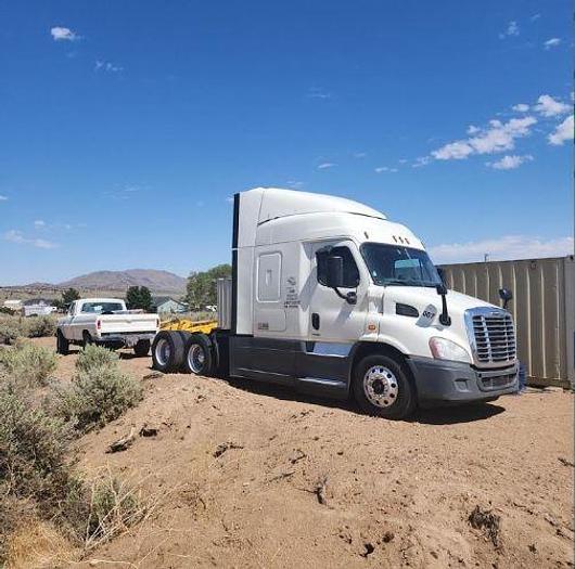 Used 2017 Freightliner CASCADIA 113