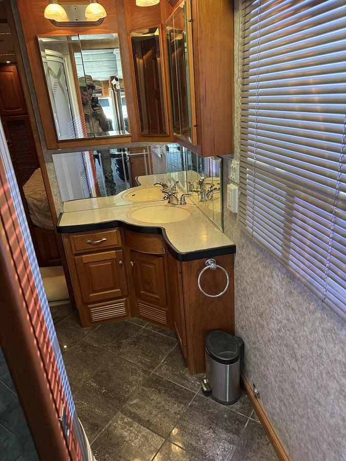 Used 2005 Newmar Essex 4505 Class A Motorhome