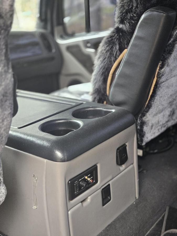 Used 2007 Freightliner M2 106