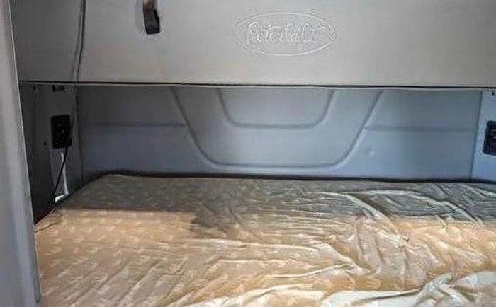 Used 2018 Peterbilt 579