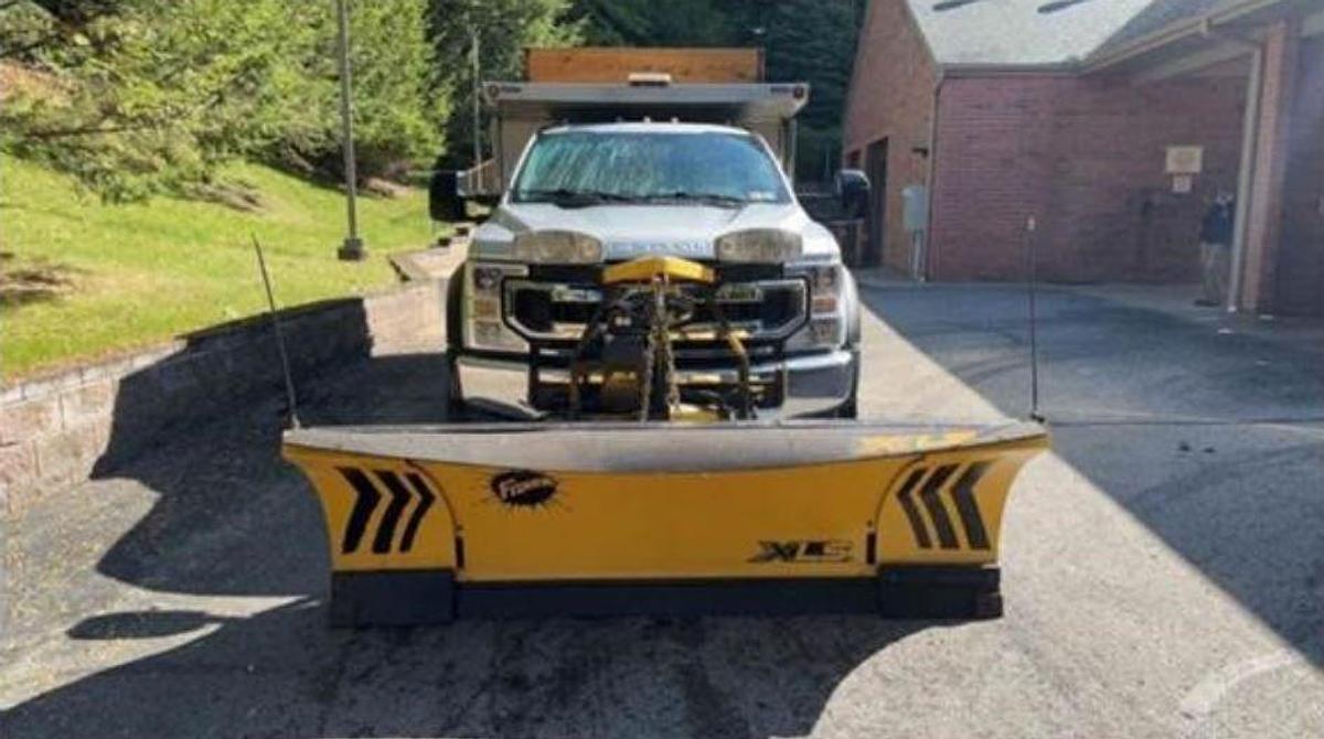 Used 2022 FORD F600 XLT Utility Truck