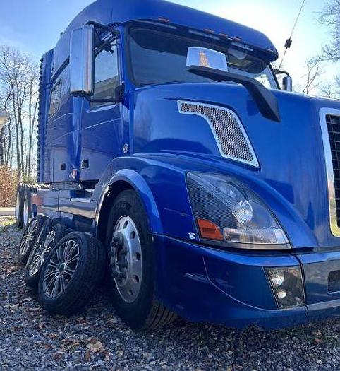 Used 2007 Volvo VNL64T730