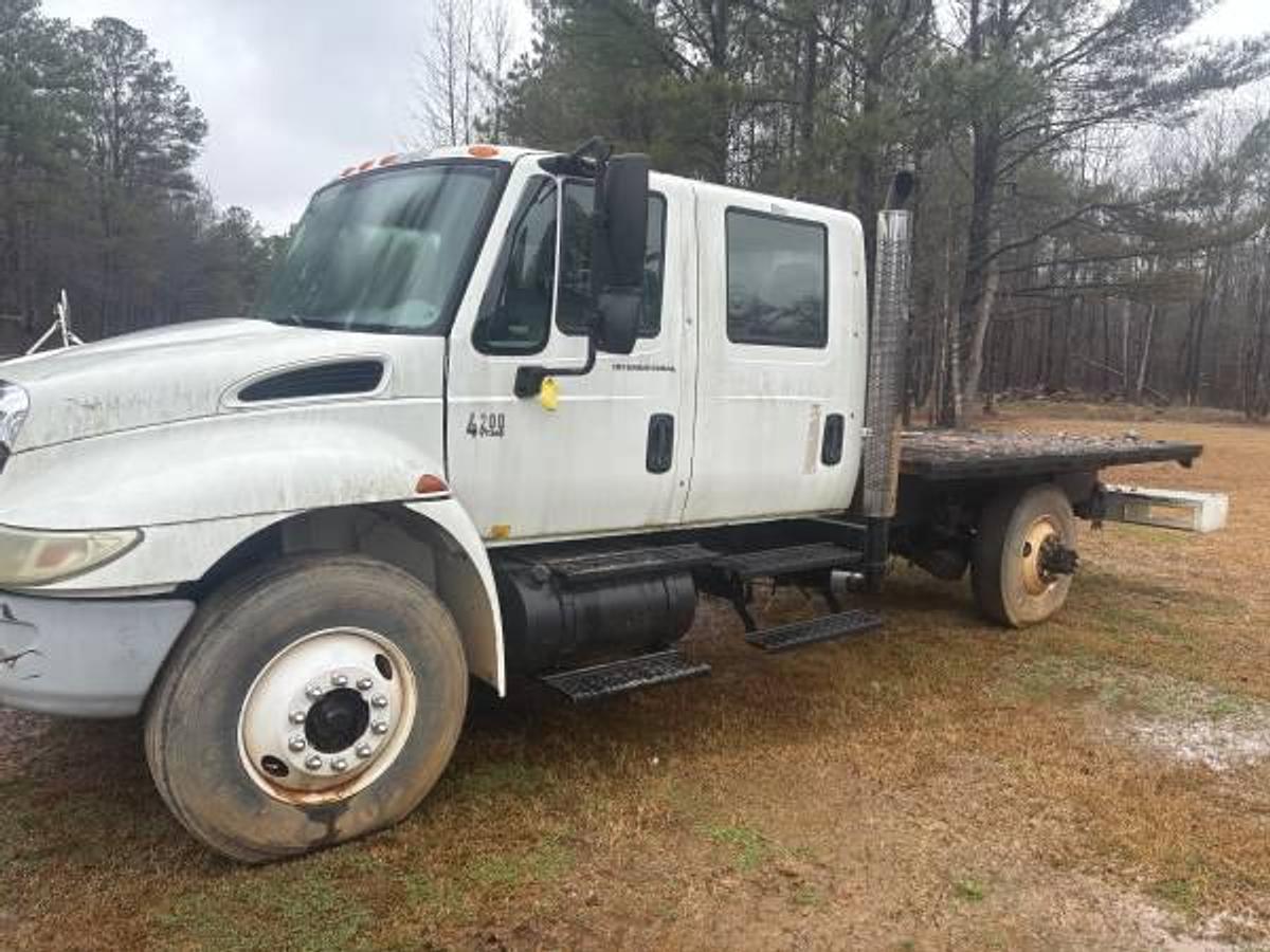 Used 2004 International 4200