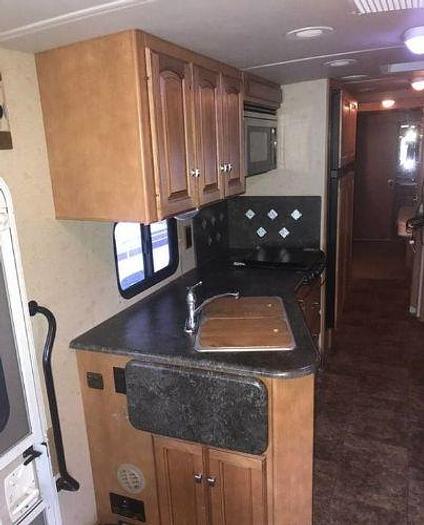 Used 2013 Winnebago Vista 35B