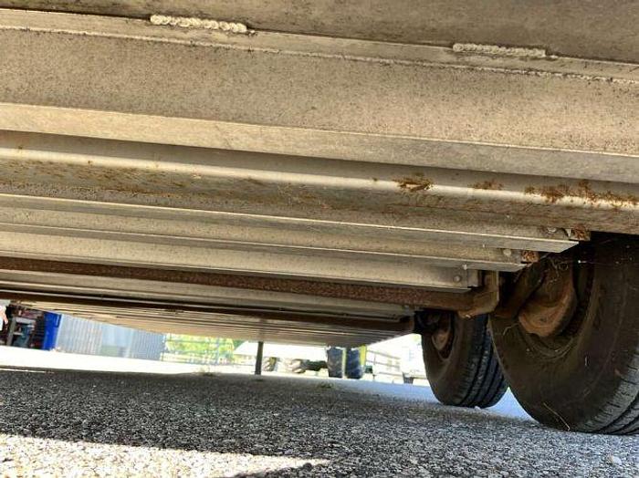 Used 2005 4 Star 3 HORSE