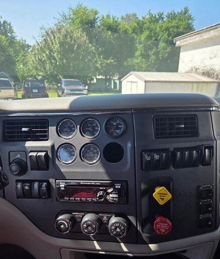 Used 2019 PETERBILT 579