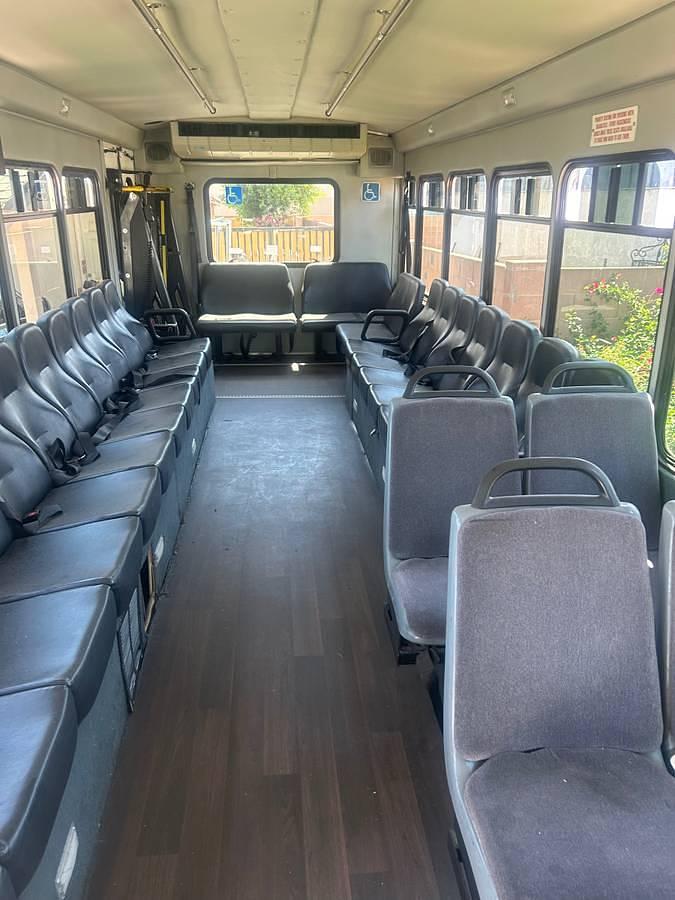 Used 2015 Ford 550 28 Passenger Bus with Wheelchair Lift