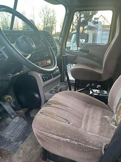 Used 2005 Mack CHN613