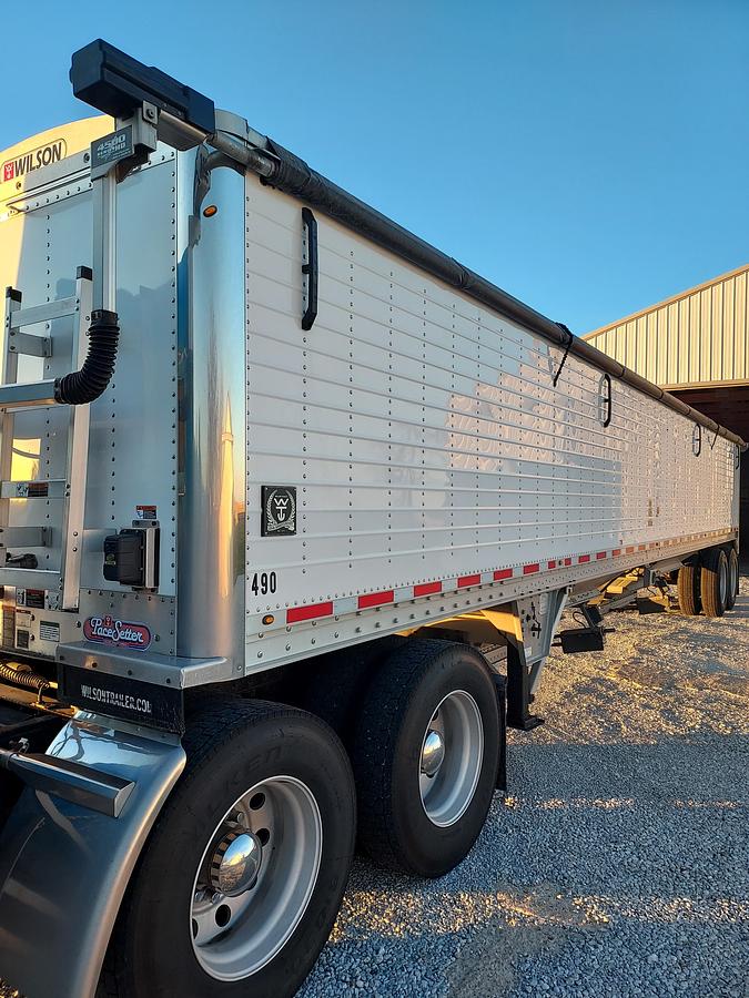 Used 2015 Wilson Hopper Trailer