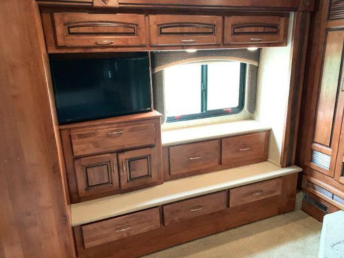 Used 2011 Monaco KNIGHT 40PBT