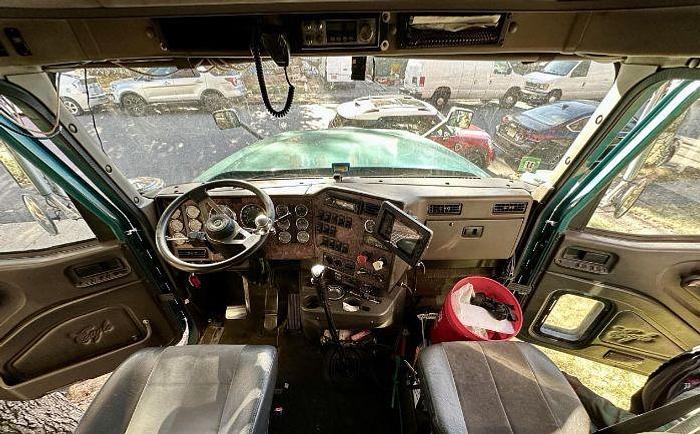 Used 2001 INTERNATIONAL 9900