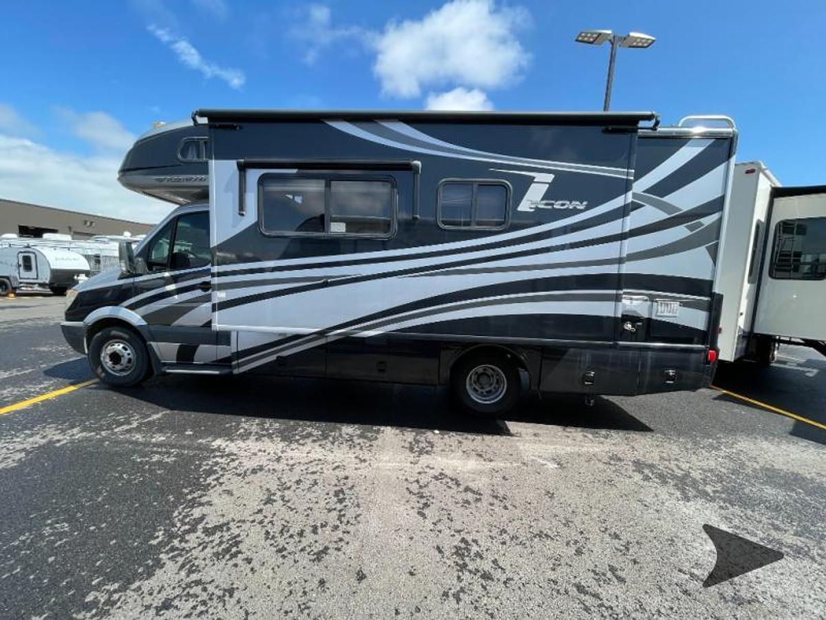 Used 2008 Fleetwood RV Icon 24A Class C Motorhome