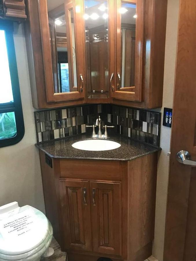 Used 2017 Fleetwood Discovery 39G