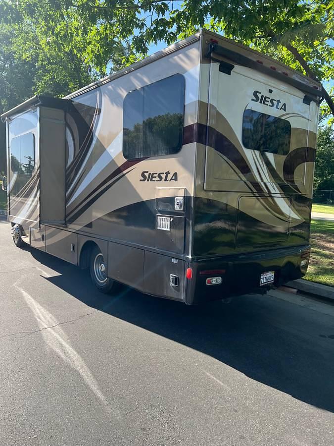 Used 2016 Thor Motor Coach Siesta Sprinter 24Sr Class C Motorhome