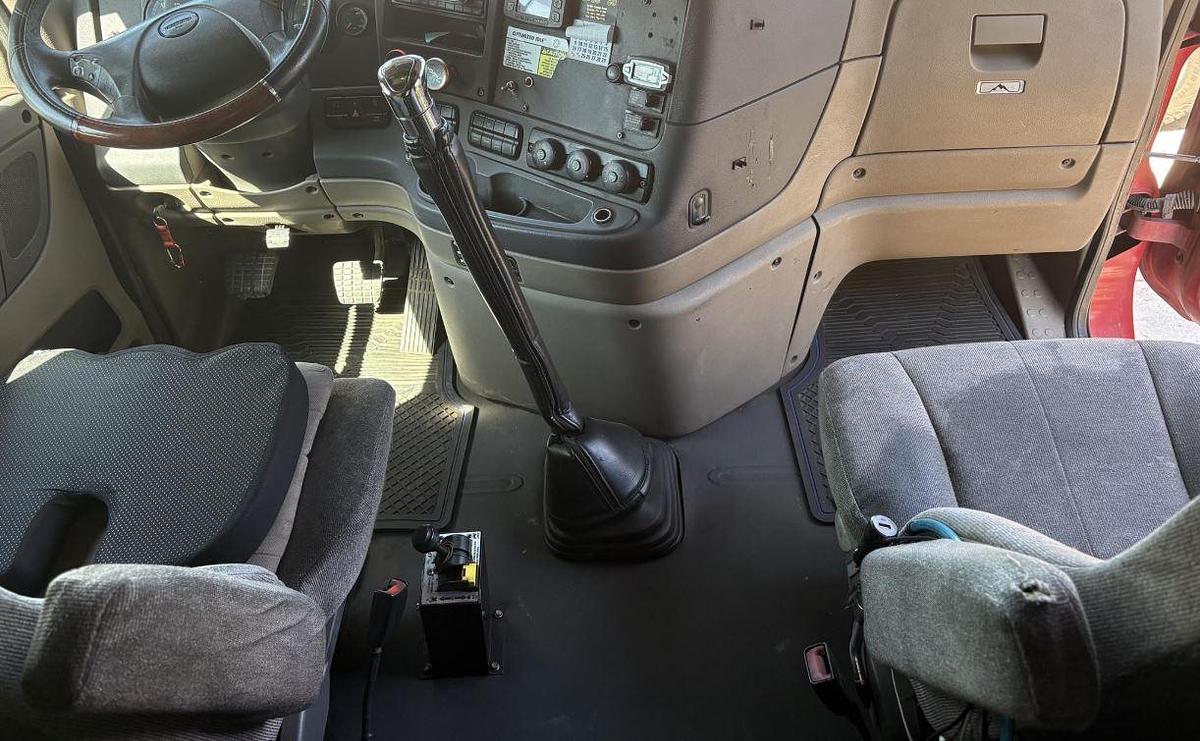 Used 2015 FREIGHTLINER CASCADIA 125