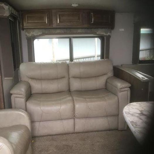 Used 2017 Keystone Cougar 26SABWE