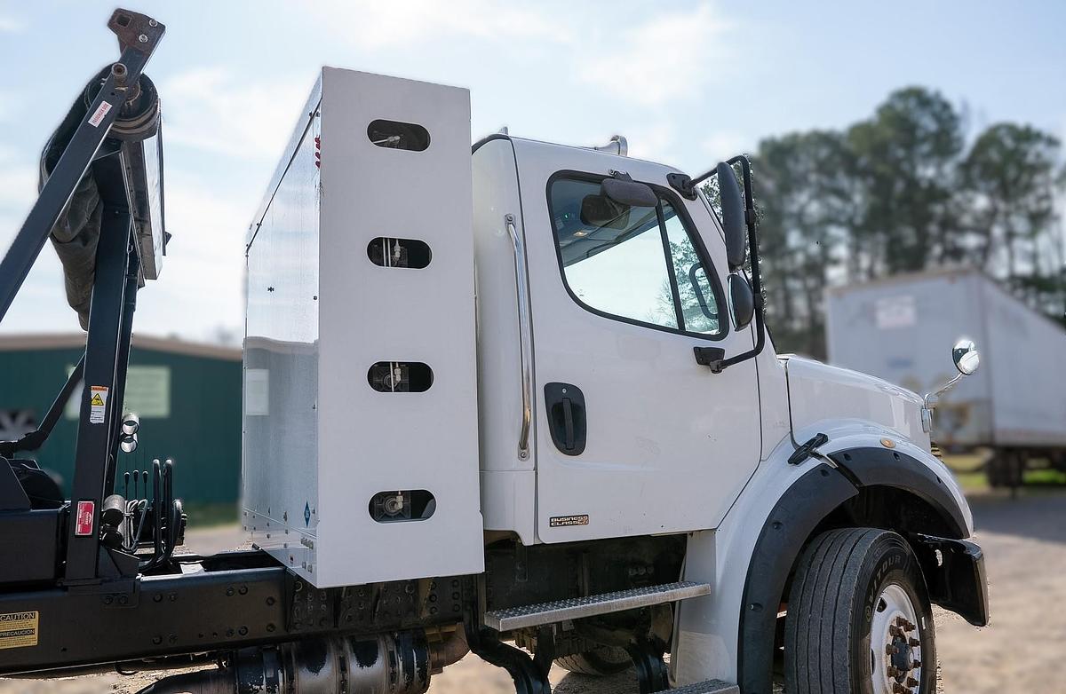 Used 2014 Freightliner Business Class M2 112