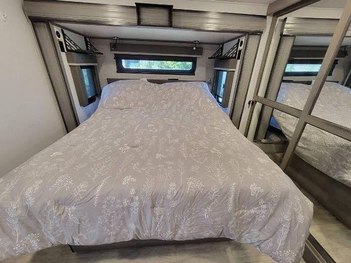 Used 2023 Keystone Montana 3123RL