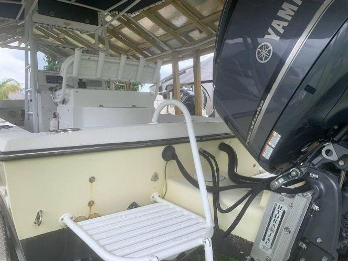 Used 1989 Larson Center Console Powerboat