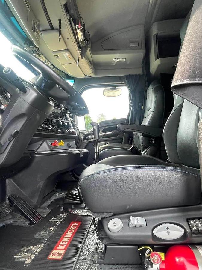 Used 2020 Kenworth W990