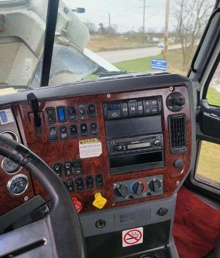 Used 2014 Mack PINNACLE CHU613