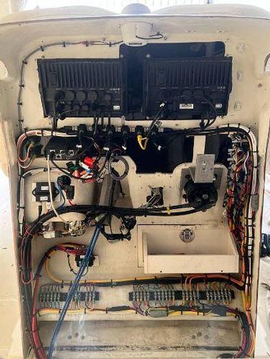 Used 2006 Hydra-Sports Vector CC25