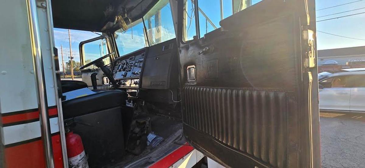 Used 1991 Kenworth W900 Heavy Haul Sleeper Semi Truck